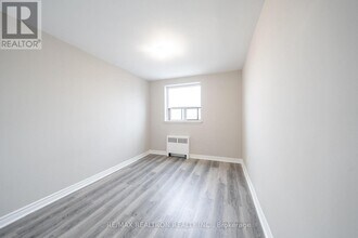 468 Ottawa St N in Hamilton, ON - Building Photo - Building Photo