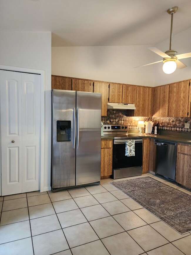 1388 Crescent Ct in Tarpon Springs, FL - Building Photo - Building Photo