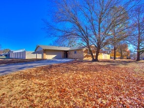 30 Cherokee St in Shawnee, OK - Building Photo - Building Photo