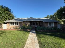 5208 Woodman Ave in Van Nuys, CA - Building Photo