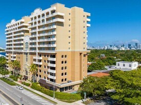 2425 SW 27th Ave in Coral Gables, FL - Building Photo