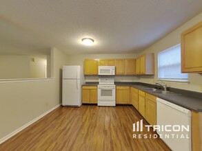 8005 Crackling Ln in Indianapolis, IN - Building Photo - Building Photo