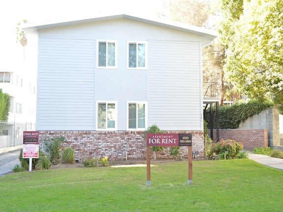 Oakland Apartments in Pasadena, CA - Building Photo