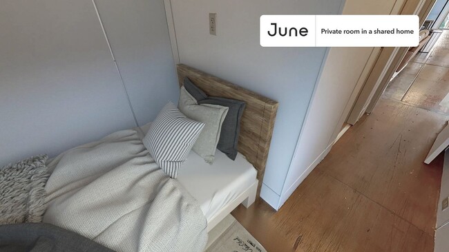 Private bedroom in 6 bed/6 bath Home in Washington, DC - Building Photo - Building Photo