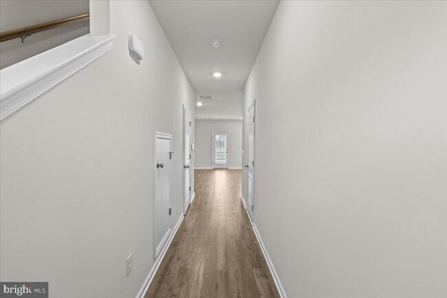 38 Peregrine Way in Burlington, NJ - Building Photo - Building Photo