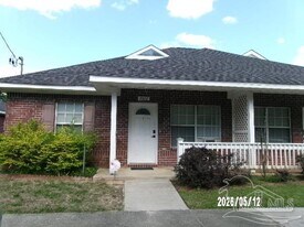 7322 Mangum Dr in Pensacola, FL - Building Photo