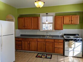 330 Henry Ave SE, Unit 1 in Grand Rapids, MI - Building Photo