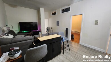 12 Aberdeen St, Unit 3 BED 1.5 BATH Kenmore in Boston, MA - Building Photo - Building Photo