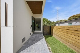 1337 NE 13th Ave in Fort Lauderdale, FL - Building Photo - Building Photo