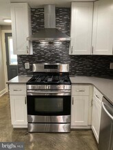 2437 Fleet St in Baltimore, MD - Building Photo - Building Photo