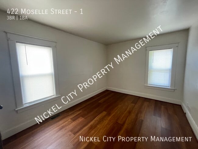 422 Moselle St in Buffalo, NY - Building Photo - Building Photo