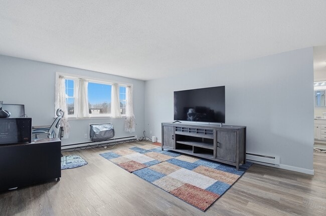 180 Main St in Bridgewater, MA - Building Photo - Building Photo