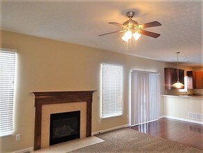 1004 Taylor Glen Blvd E in Pataskala, OH - Building Photo - Building Photo