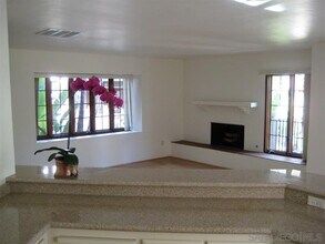 8686 Villa La Jolla Dr in San Diego, CA - Building Photo - Building Photo