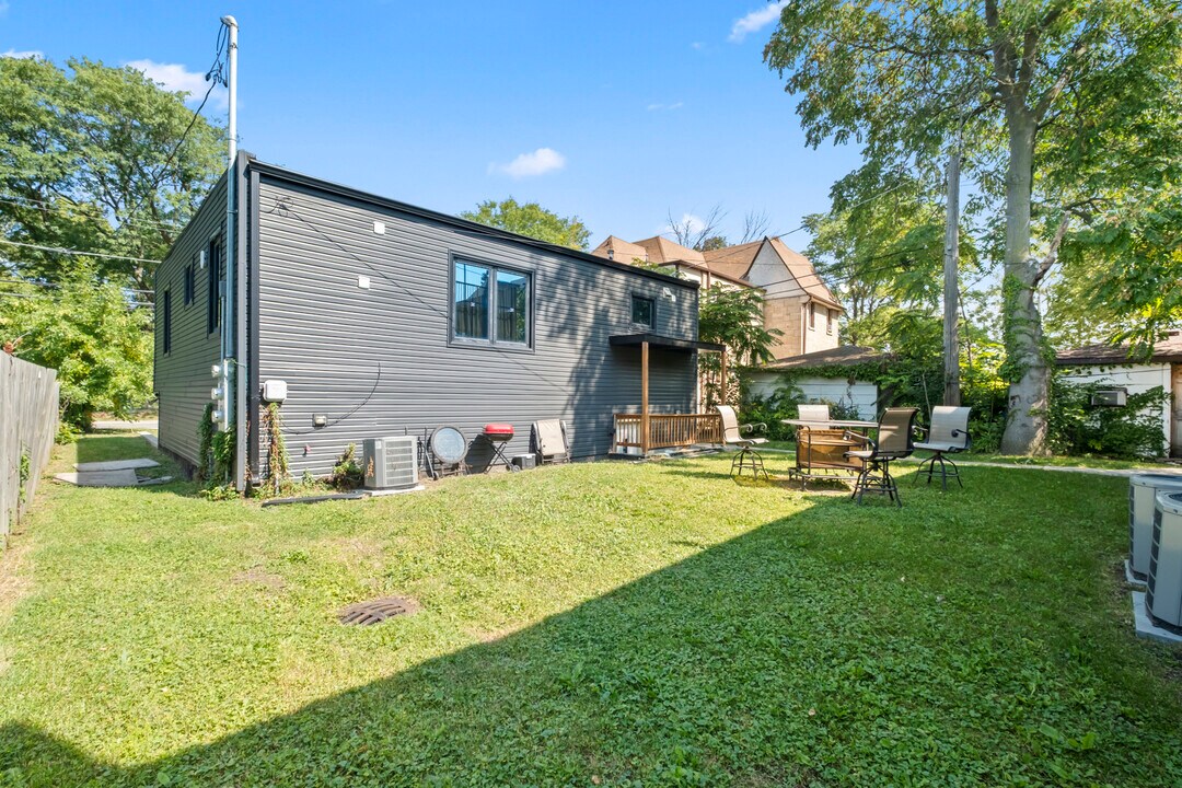 2307 Lake St in Evanston, IL - Building Photo