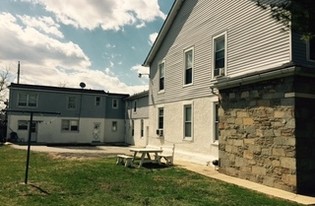 1900-1902 Tolson Ave Apartments