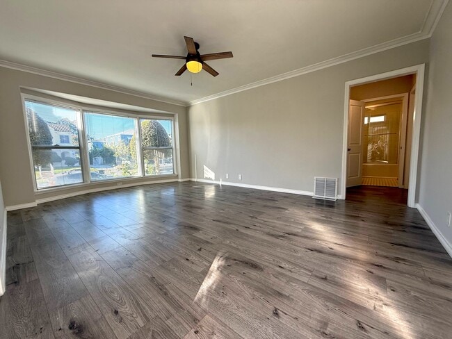 1938 S Rimpau Blvd, Unit 1938 in Los Angeles, CA - Building Photo - Building Photo