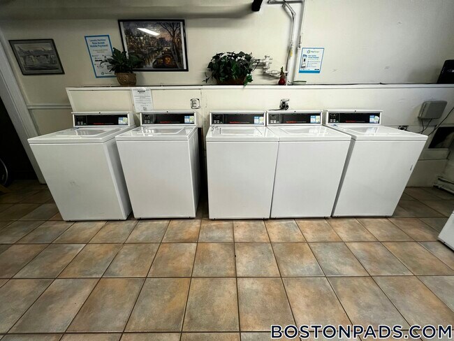 518 Cambridge St in Boston, MA - Building Photo - Building Photo