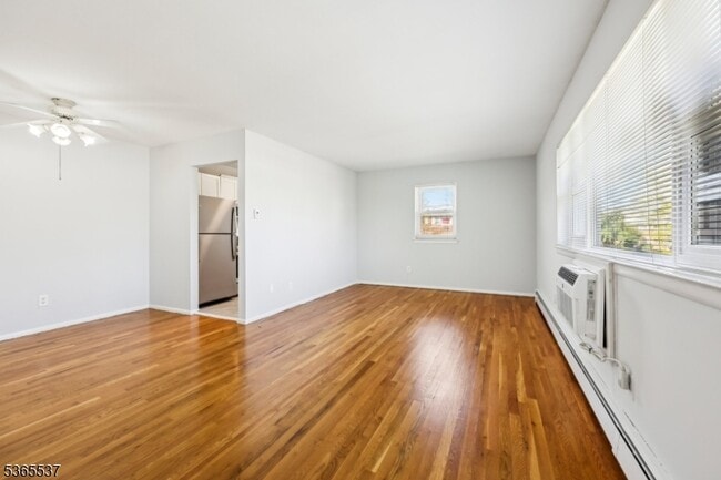 38 Dobrin Ct in Fair Lawn, NJ - Building Photo - Building Photo