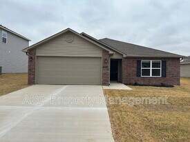 4405 SW Sackett Ave in Bentonville, AR - Building Photo