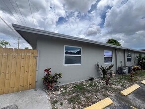 5417 NW 22nd St in Lauderhill, FL - Building Photo - Building Photo