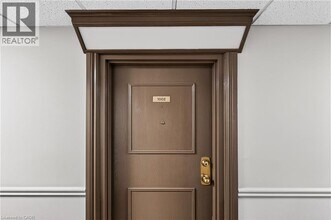 35 Green Valley Dr in Kitchener, ON - Building Photo - Building Photo