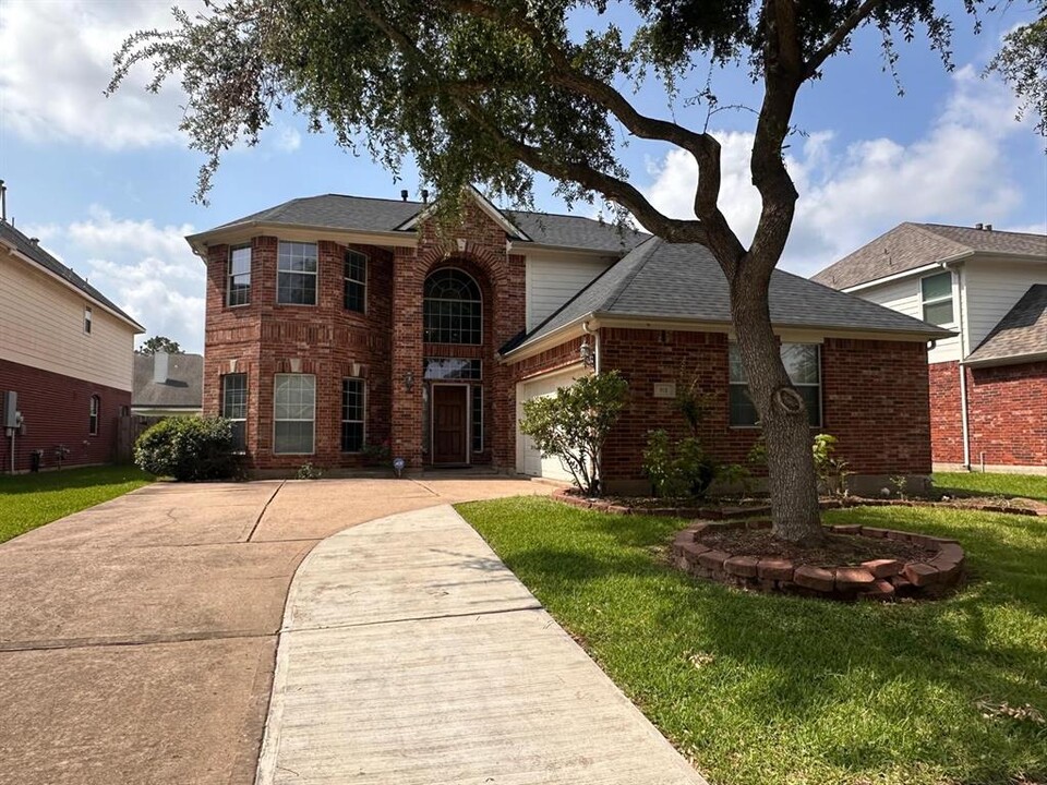 911 Alexandra St in Stafford, TX - Building Photo