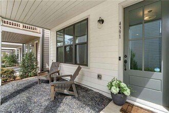 4391 Gillon Cir SE in Atlanta, GA - Foto de edificio - Building Photo