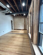 3535 W Armitage Ave in Chicago, IL - Foto de edificio - Building Photo