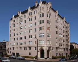 2400 Pacific Avenue Apartments in San Francisco, CA - Building Photo - Building Photo