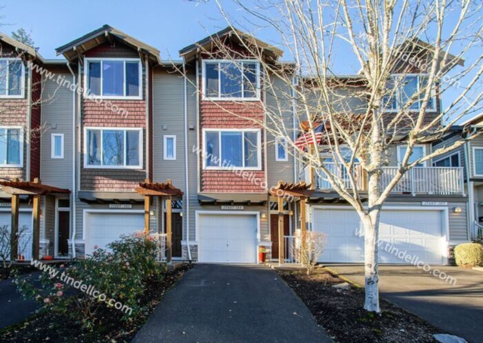 15405 SW Sparrow Loop in Beaverton, OR - Building Photo