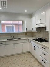 351 Queen Victoria Dr in Hamilton, ON - Building Photo - Building Photo