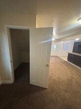 116 E 82nd St in Los Angeles, CA - Foto de edificio - Building Photo