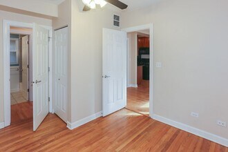628 W Roscoe St, Unit 1N in Chicago, IL - Foto de edificio - Building Photo