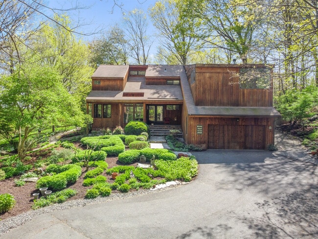property at 28 Delaware Rd