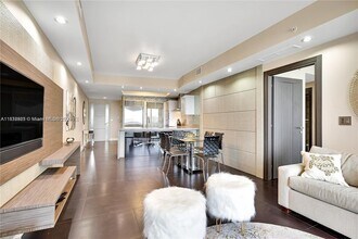 18201 Collins Ave, Unit 1507 in Sunny Isles Beach, FL - Foto de edificio - Building Photo
