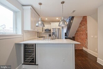 1855 Frankford Ave, Unit 2 in Philadelphia, PA - Building Photo - Building Photo
