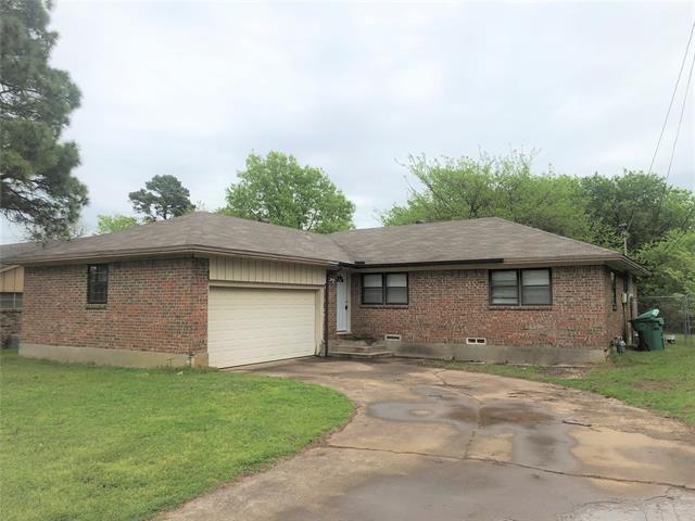 1915 Leslie St in Denton, TX - Building Photo