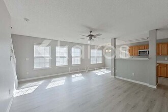 6128 Hickory Ln Dr in Union City, GA - Building Photo - Building Photo