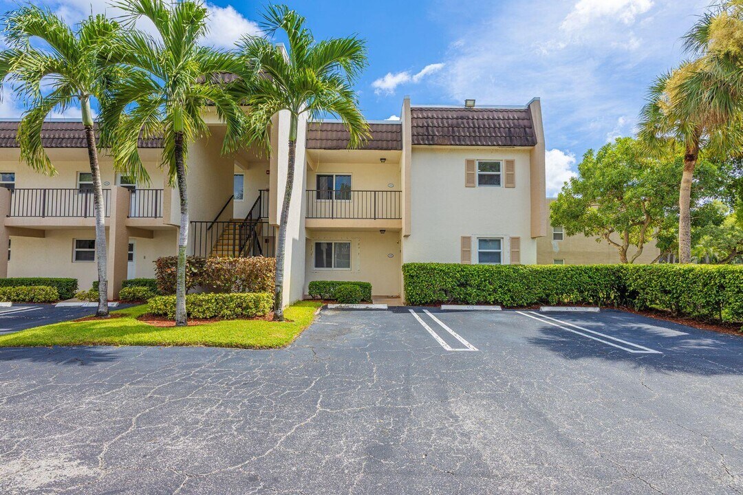 2805 Casita Way in Delray Beach, FL - Foto de edificio