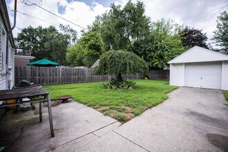 2206 Portsmouth Ave in Toledo, OH - Building Photo - Building Photo