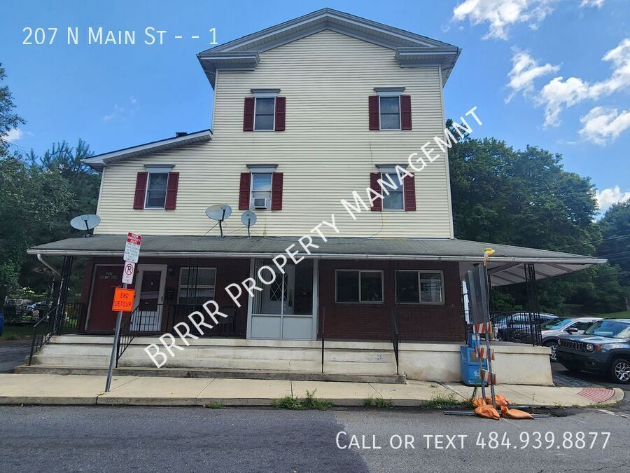 207 N Main St in Bangor, PA - Foto de edificio