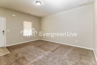 524 Joneus Dr in Mcdonough, GA - Foto de edificio - Building Photo