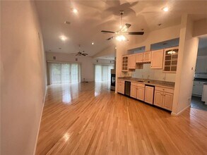 108 Orchard Meadows Dr in Smithfield, RI - Building Photo - Building Photo