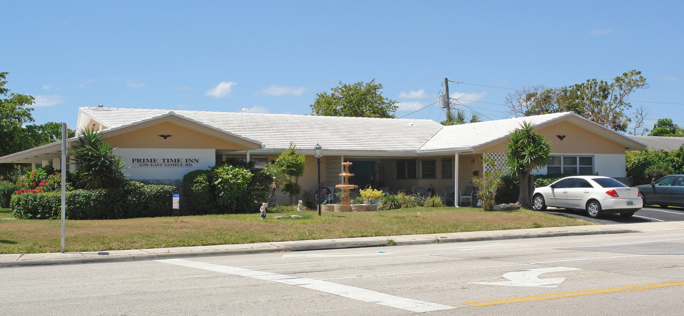 Prime Time Inn in Lighthouse Point, FL - Building Photo