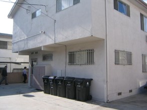 964 S New Hampshire Ave in Los Angeles, CA - Building Photo - Building Photo