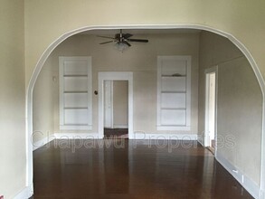 1018 N Olive St in San Antonio, TX - Building Photo - Building Photo