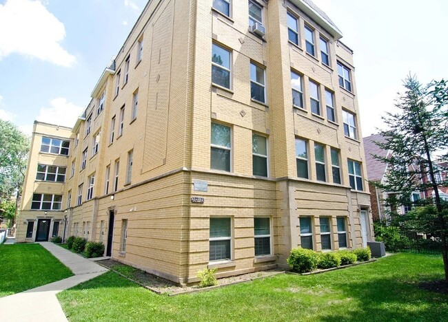 property at 2321 N Oak Park Ave
