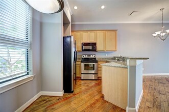 202 McGowen St in Houston, TX - Building Photo - Building Photo