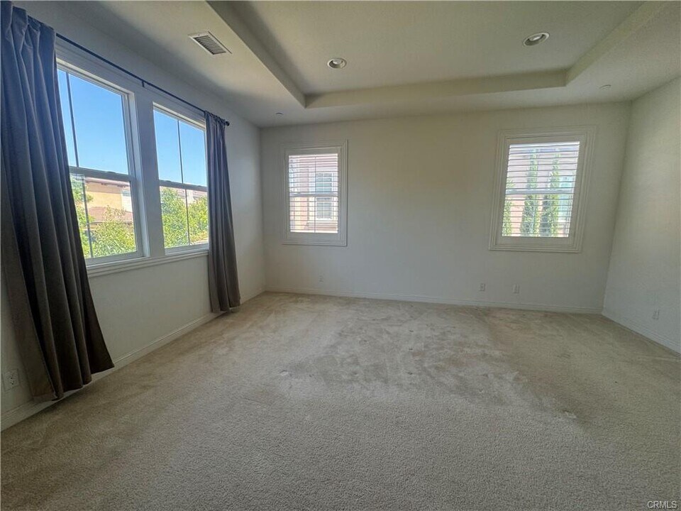 13 Dahlia in Lake Forest, CA - Building Photo